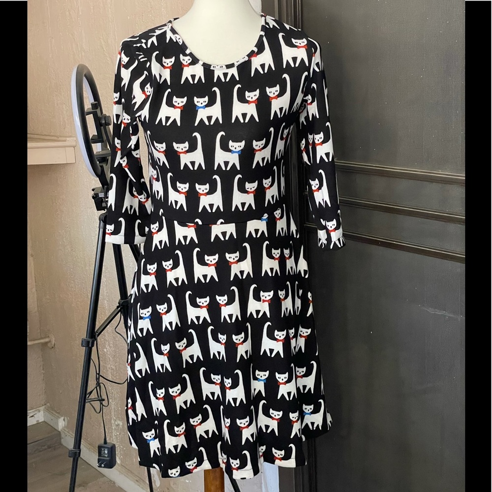 Cat Print Dress - Picture 7 of 7